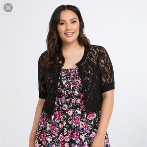 Mid sleeve black lace button up shrug